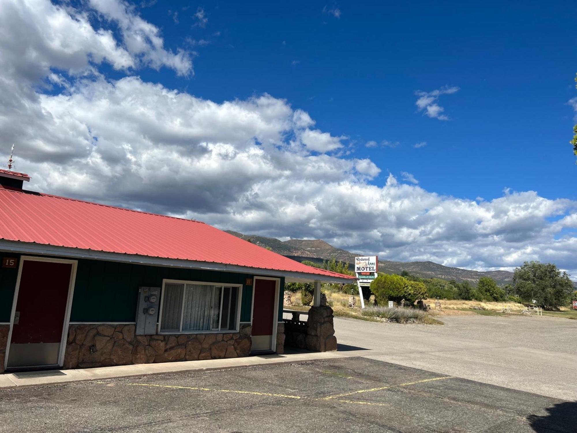 Redwood Arms Motel Paonia Extérieur photo